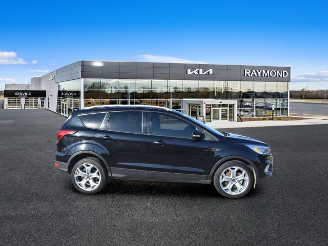 Used 2019 Ford Escape Titanium AWD/4WD image 2