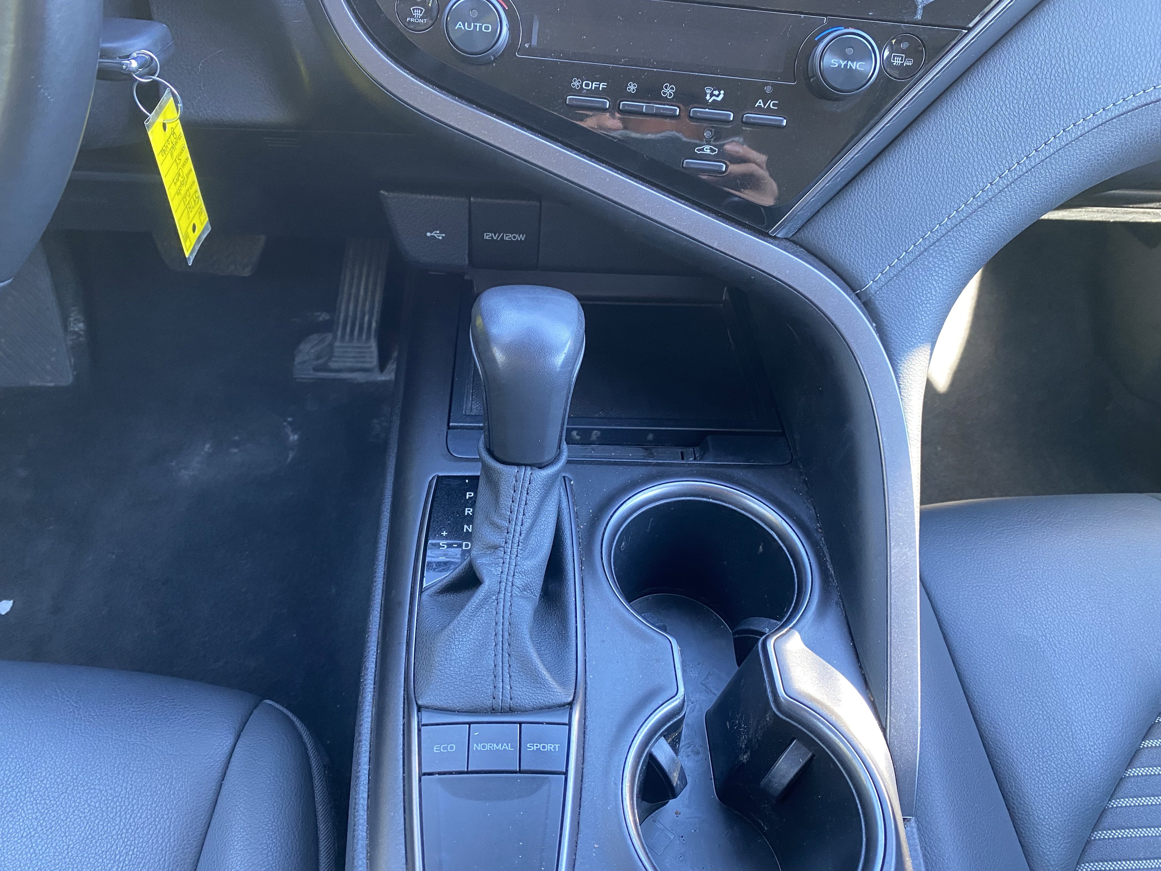 Used 2023 Toyota Camry SE image 20