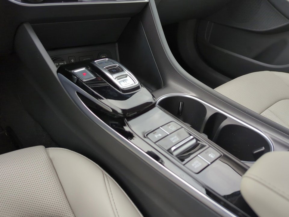 Certified 2023 Hyundai Sonata Limited w/ Cargo Package image 32