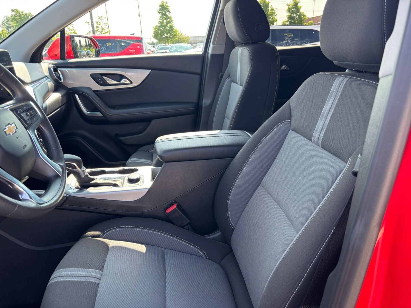 Used 2025 Chevrolet Blazer LT FWD image 25