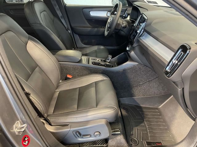 Used 2019 Volvo XC40 T5 Momentum image 21