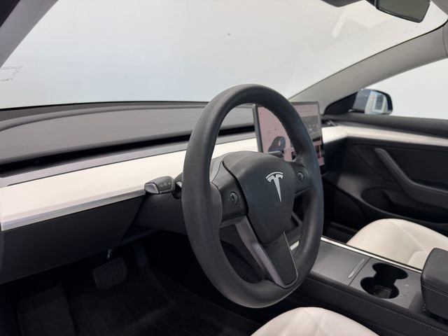 Used 2023 Tesla Model 3 Standard Range image 31