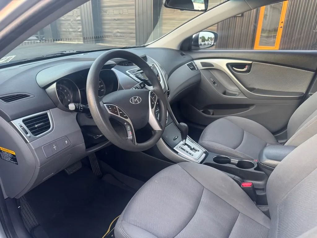 Used 2011 Hyundai Elantra GLS w/ Preferred Equipment Pkg 3 FWD image 5