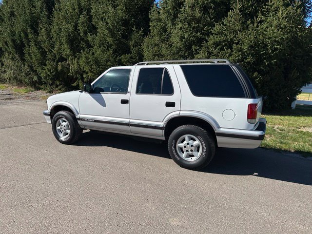 Used 1996 Chevrolet Blazer 4WD 4-Door image 2
