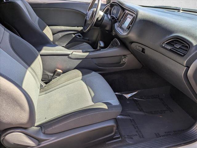 Used 2015 Dodge Challenger SXT image 26