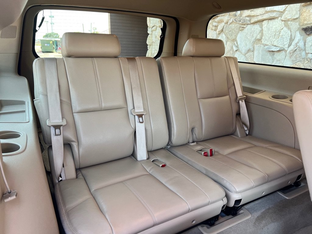 Used 2012 Chevrolet Suburban LT w/ Texas Edition RWD image 13