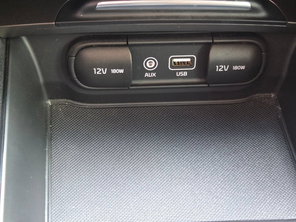Used 2020 Kia Optima SE FWD image 13