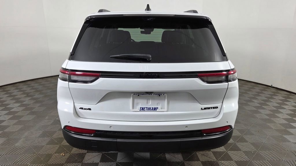 Used 2023 Jeep Grand Cherokee Limited w/ Luxury Tech Group II image 7