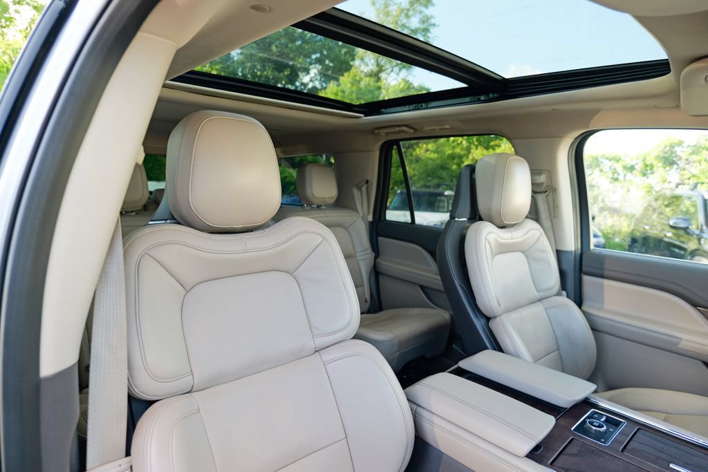 Used 2023 Lincoln Navigator L Reserve AWD/4WD image 40