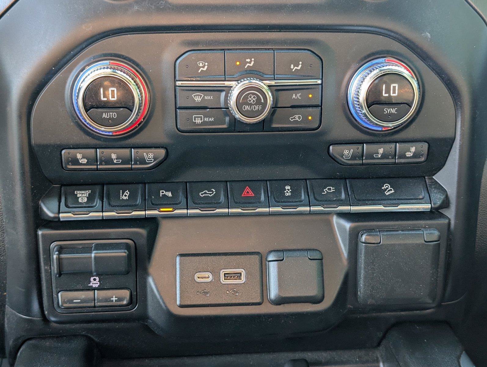 Used 2020 GMC Sierra 2500 AT4 w/ AT4 Premium Package AWD/4WD image 22