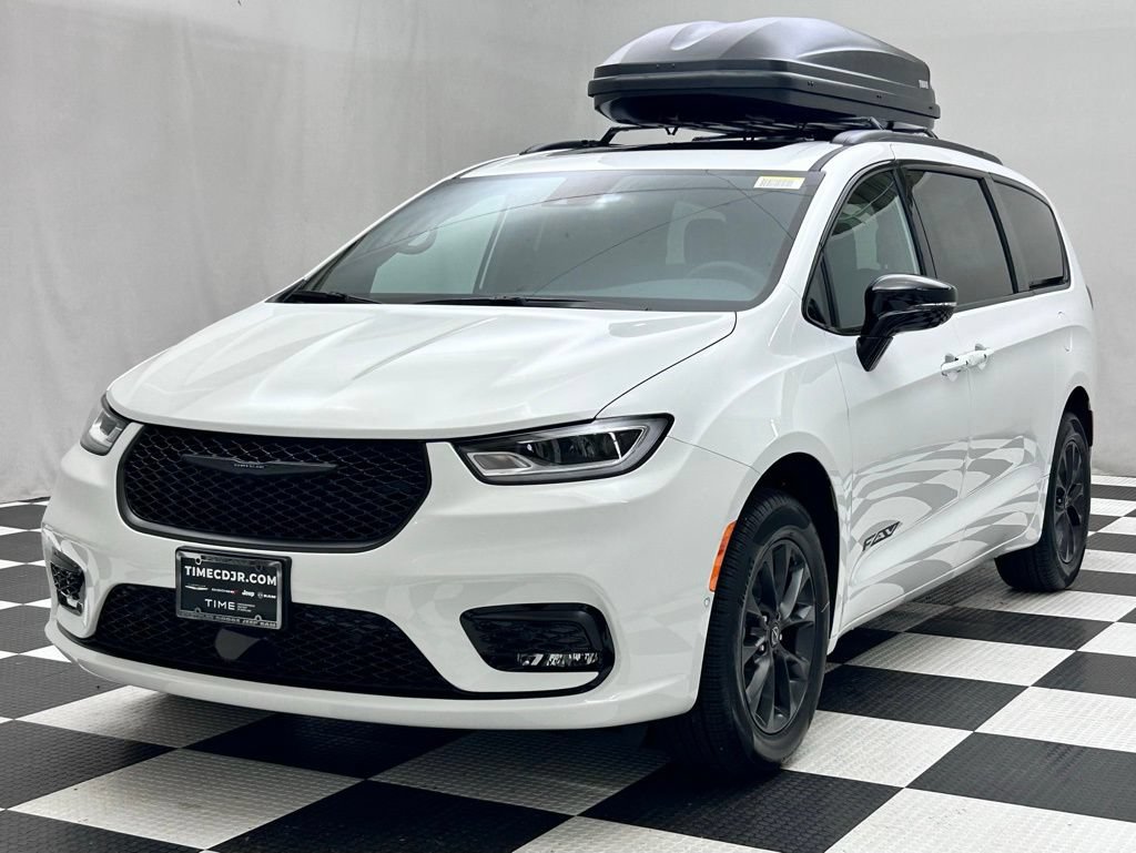 New 2026 Chrysler Pacifica Select AWD/4WD image 4
