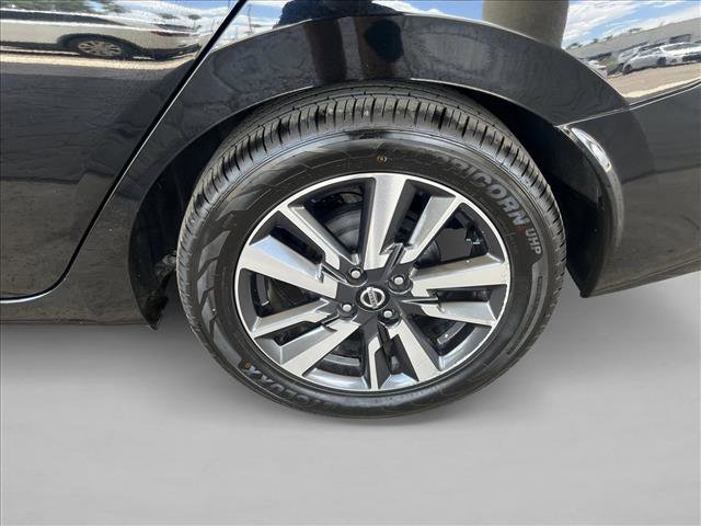 Used 2021 Nissan Versa SV FWD image 22