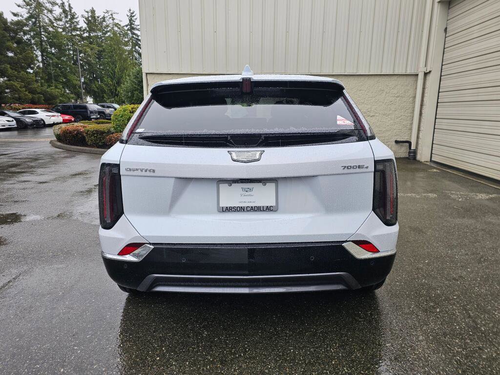 New 2026 Cadillac Optiq Luxury 2 image 5