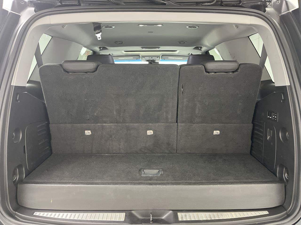 Used 2019 Cadillac Escalade Luxury AWD/4WD image 35