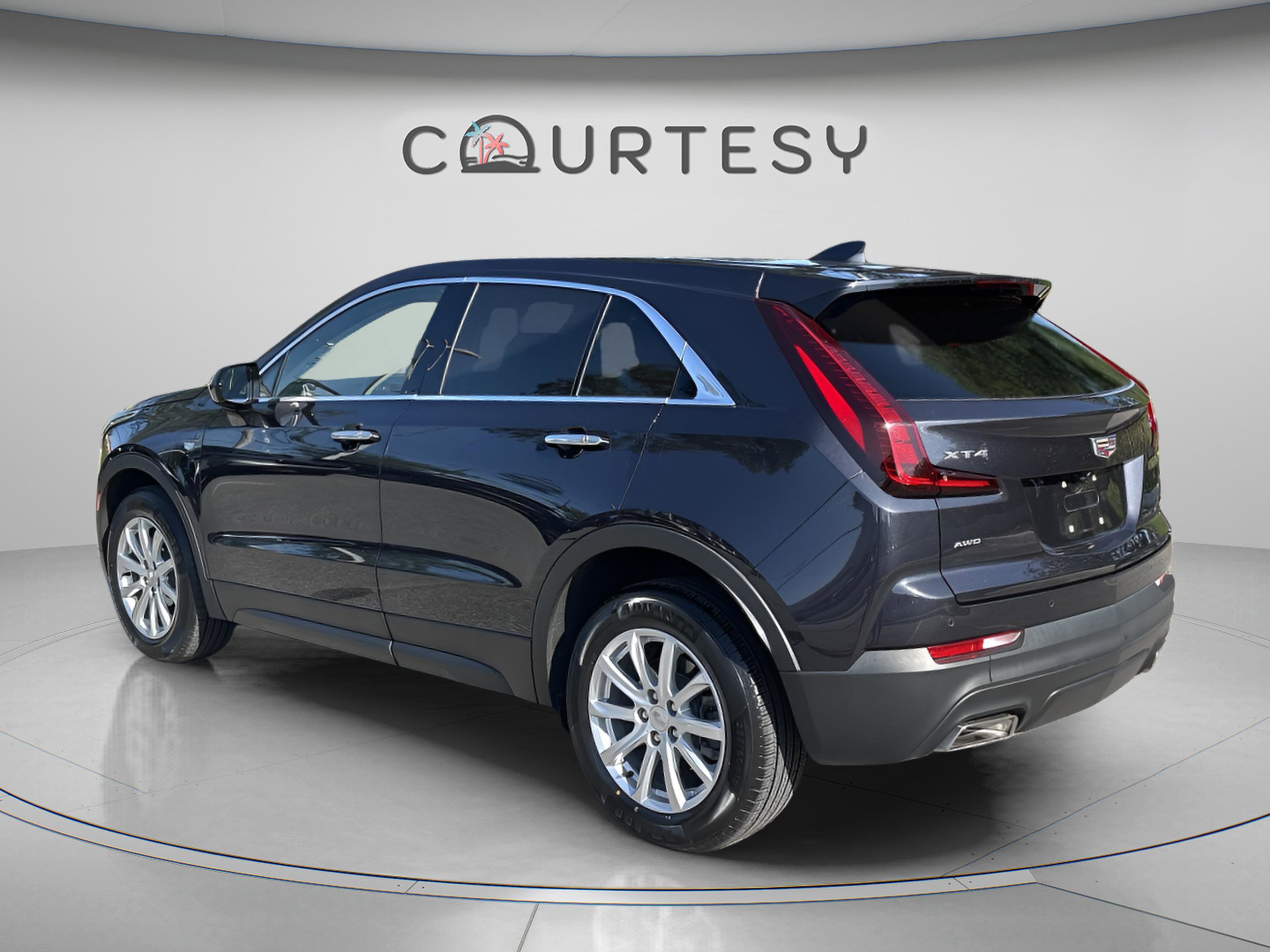 Used 2022 Cadillac XT4 Luxury AWD/4WD image 5
