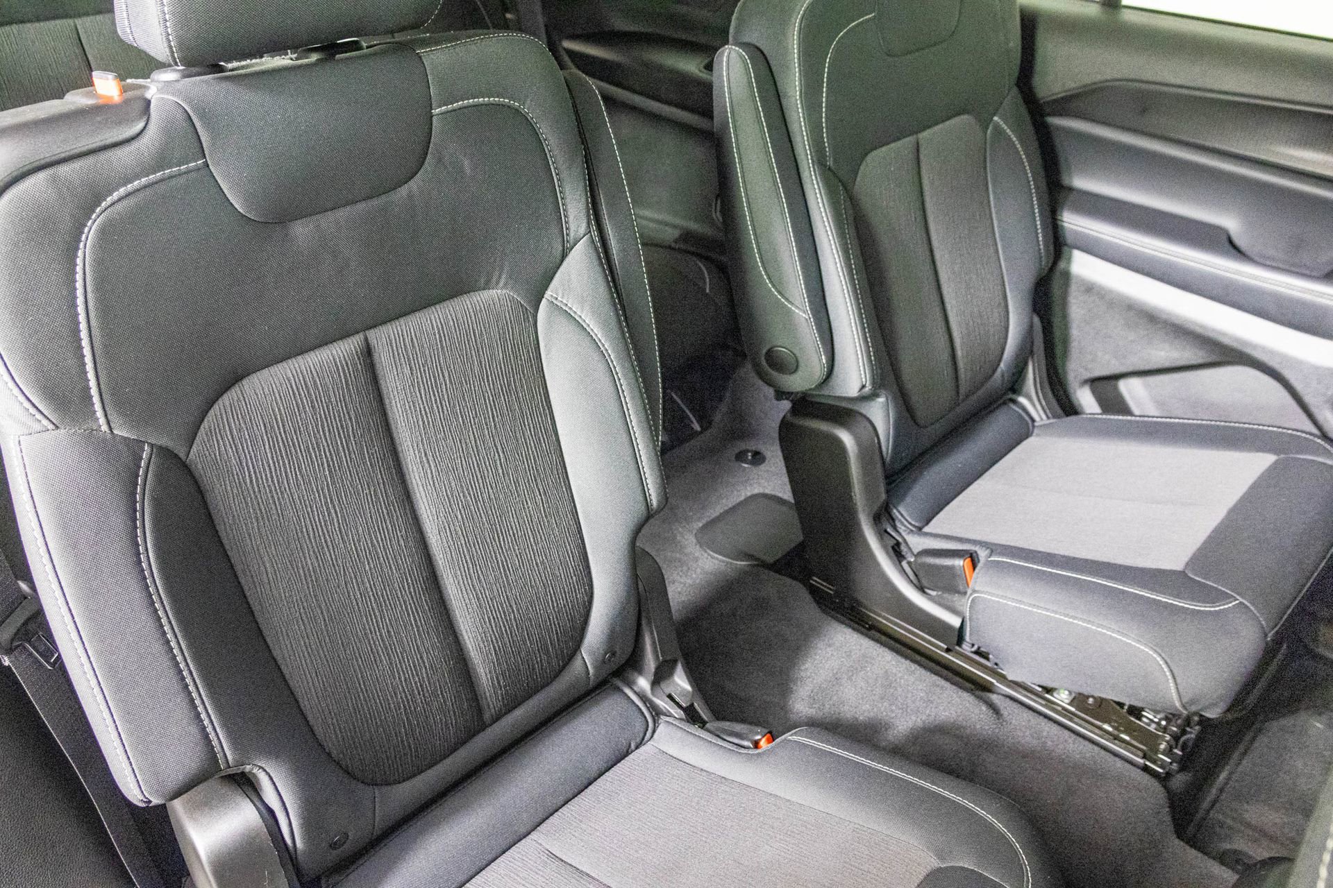 Used 2024 Jeep Grand Cherokee L Laredo w/ Luxury Tech Group I image 41