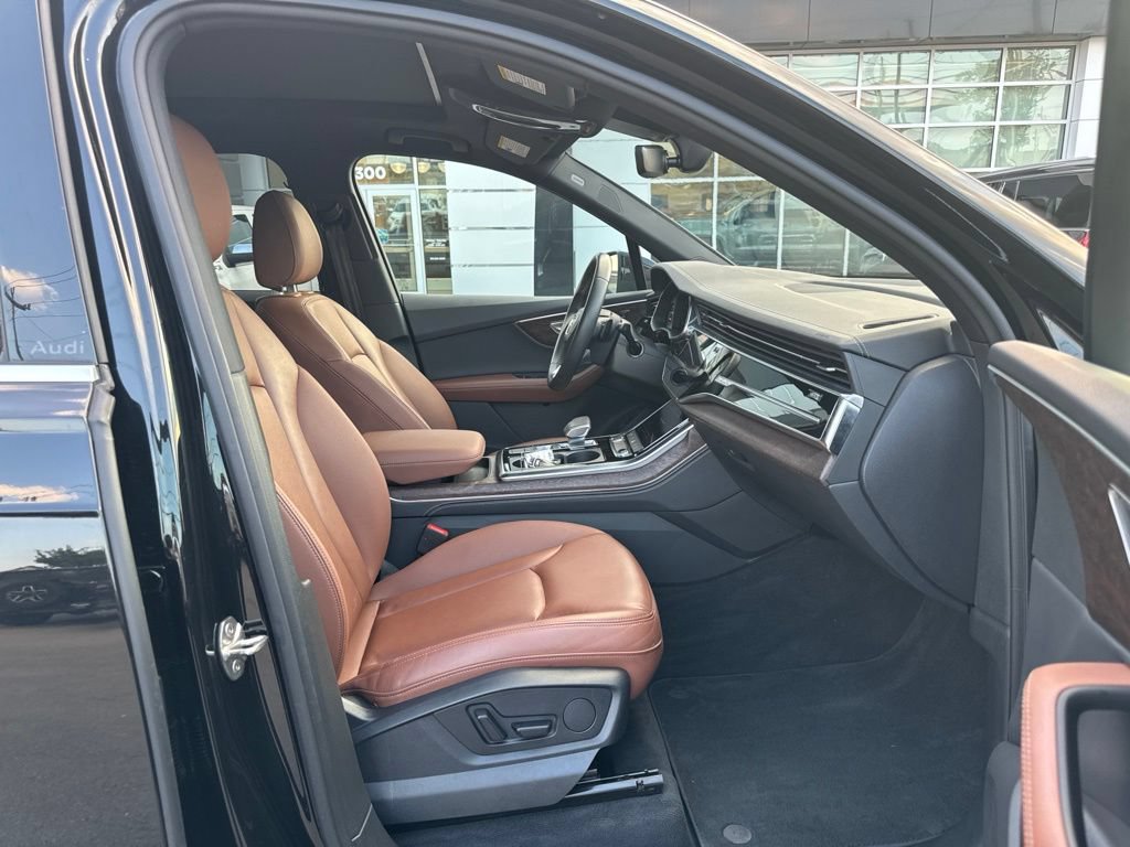 Used 2025 Audi Q7 3.0T Premium Plus AWD/4WD image 13