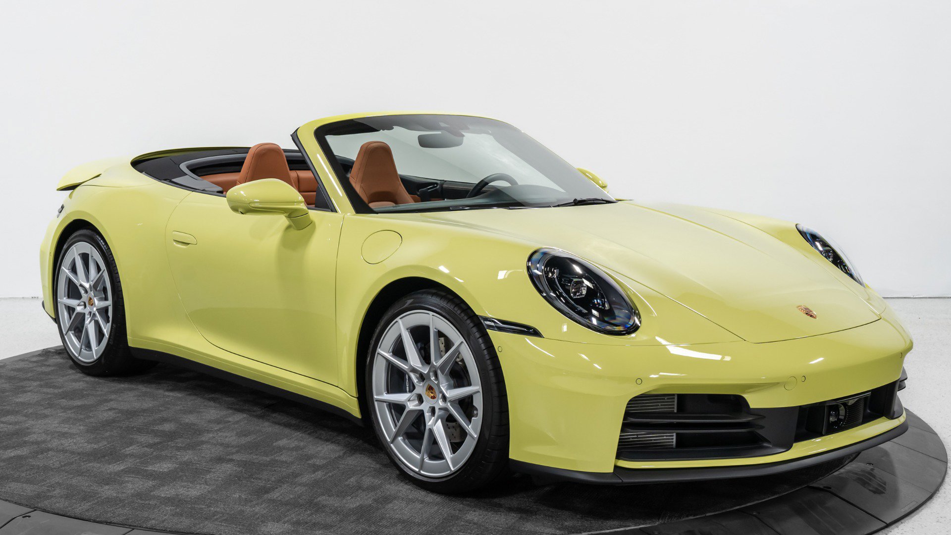 Used 2025 Porsche 911 Carrera image 12