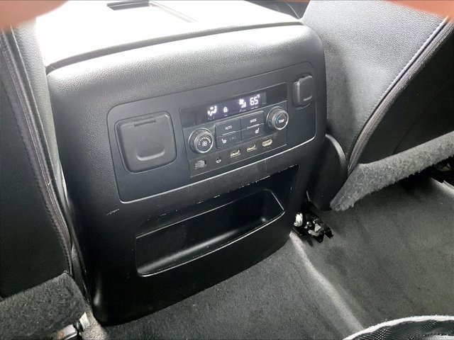 Used 2020 Chevrolet Suburban LT image 24