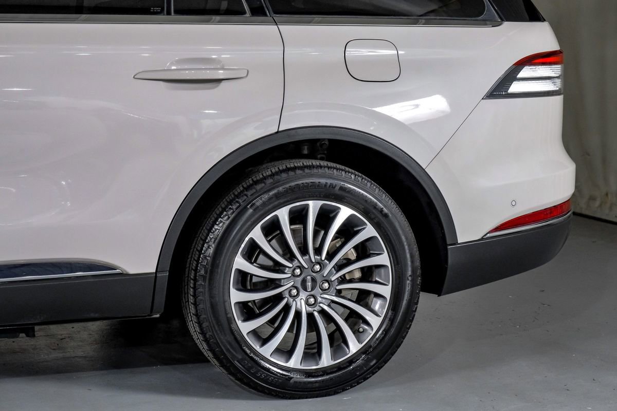 Used 2022 Lincoln Aviator Reserve w/ Equipment Group 201A image 13