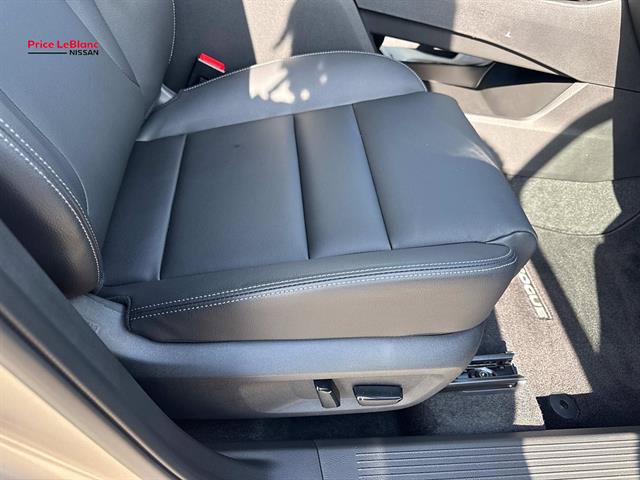 Certified 2025 Nissan Rogue SL AWD/4WD image 10