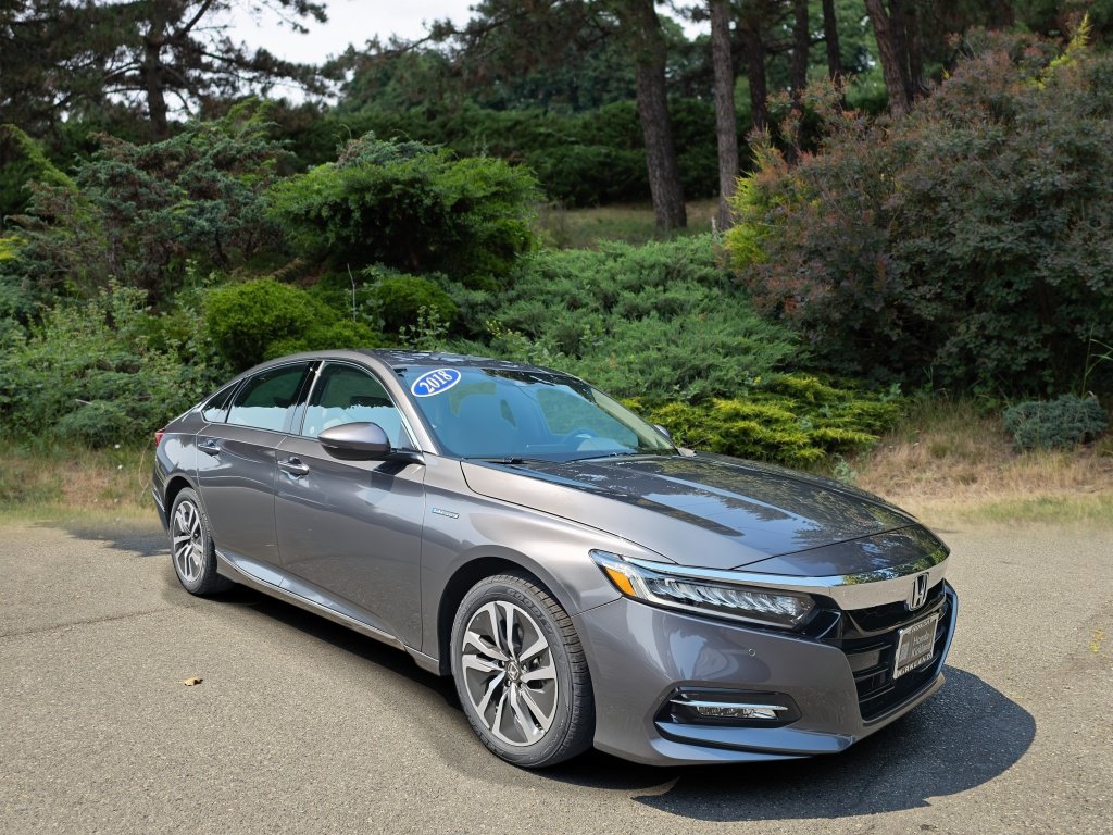Certified 2018 Honda Accord Touring image 3