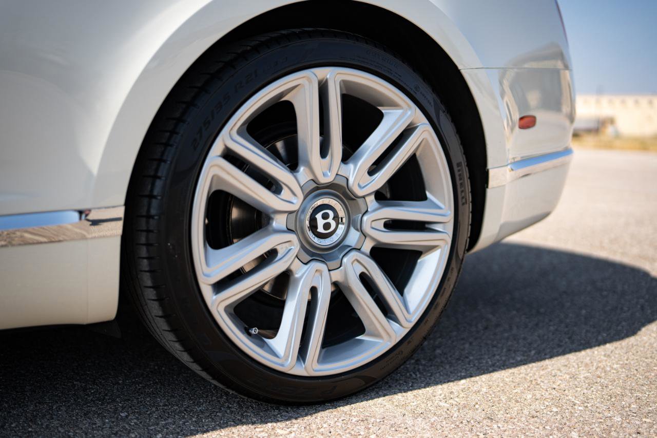 Used 2017 Bentley Continental GT image 24