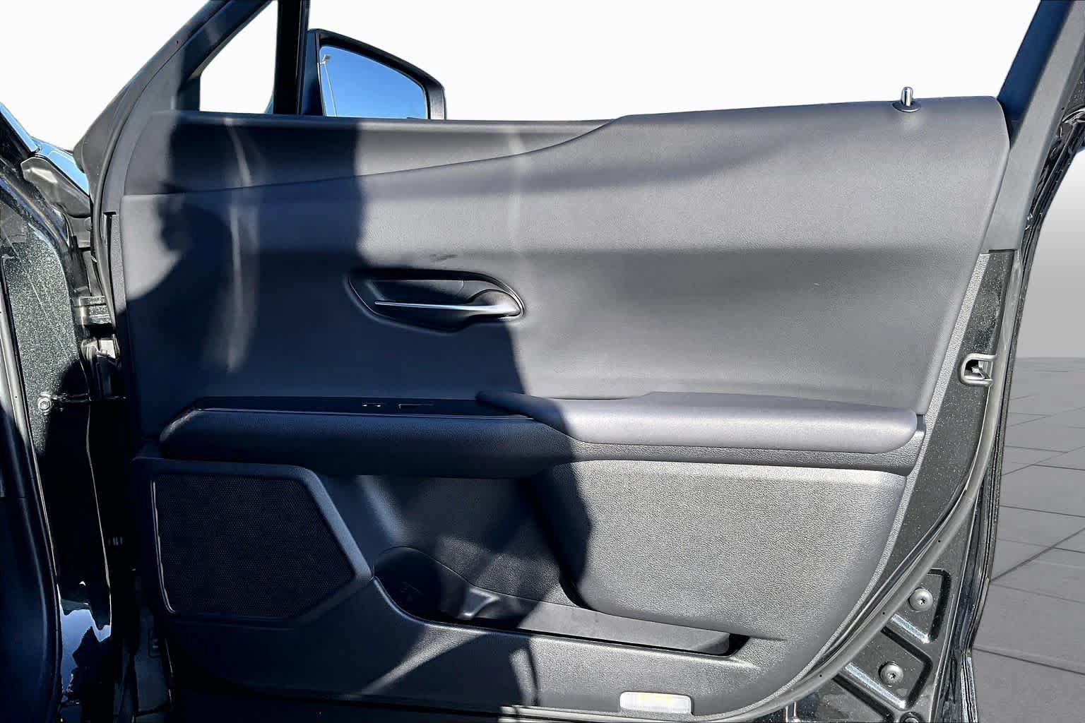 Certified 2025 Lexus UX 300h FWD w/ Accessory Package (Z1) image 20