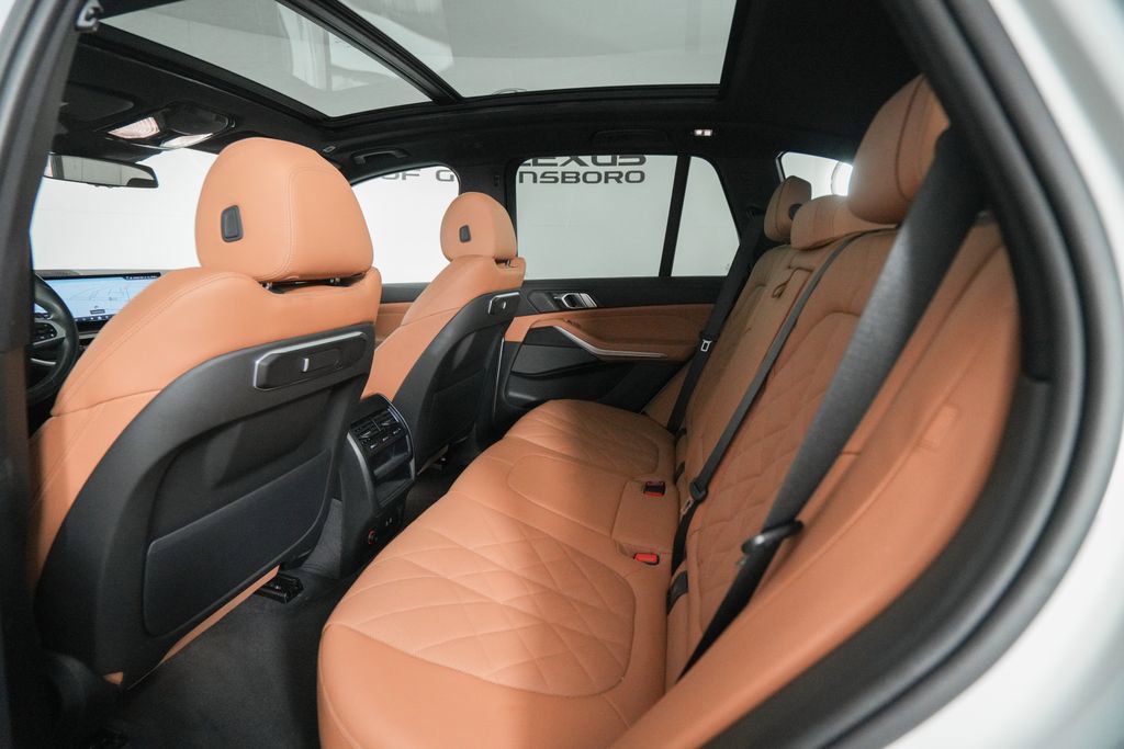 Used 2024 BMW X5 sDrive40i w/ M Sport Package image 13