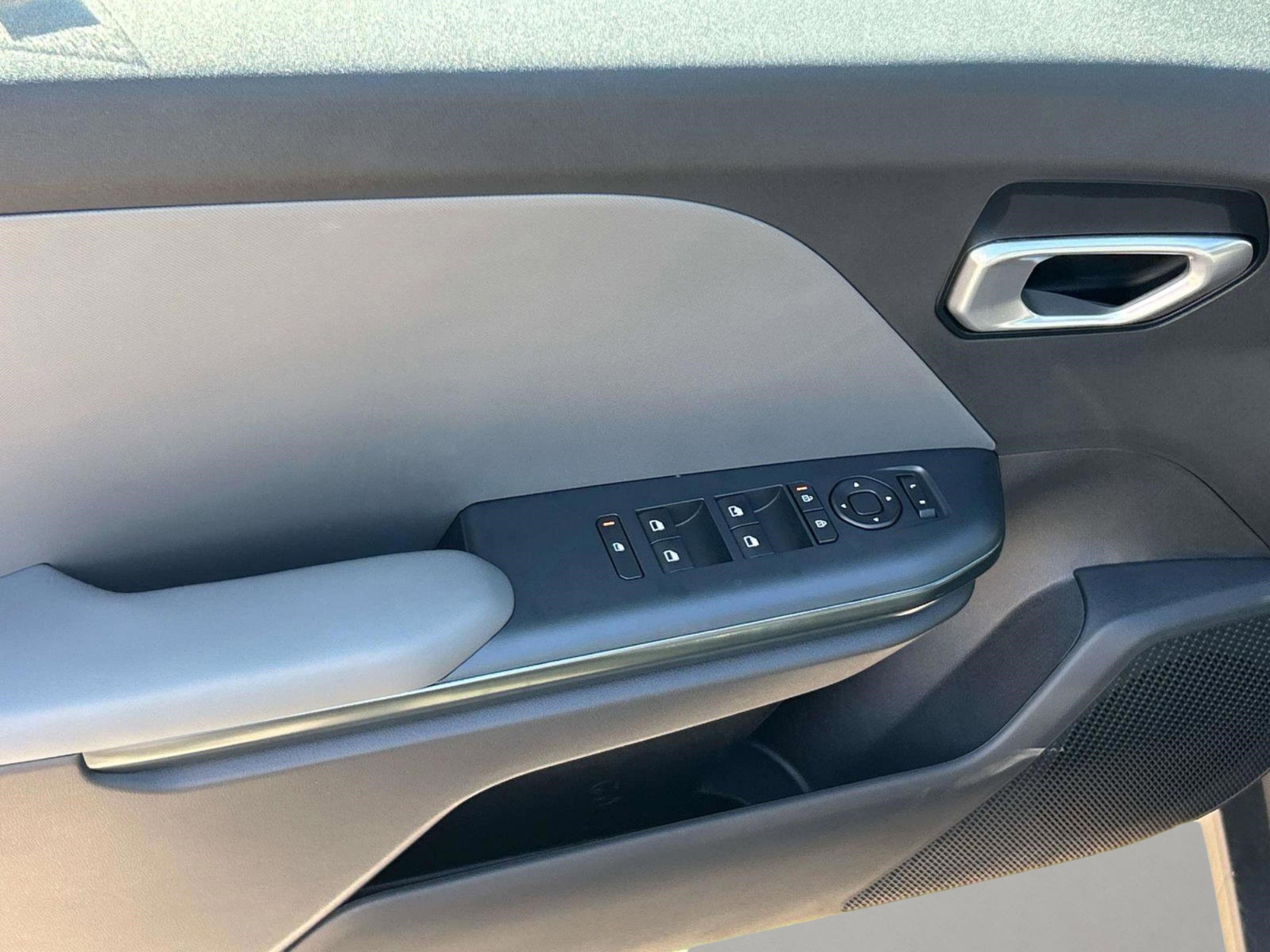 New 2025 Kia K4 LXS image 19