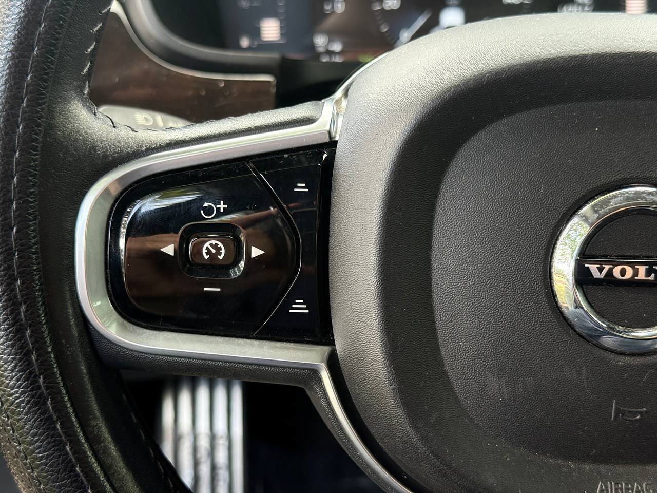 Used 2018 Volvo S90 T5 Momentum FWD image 14
