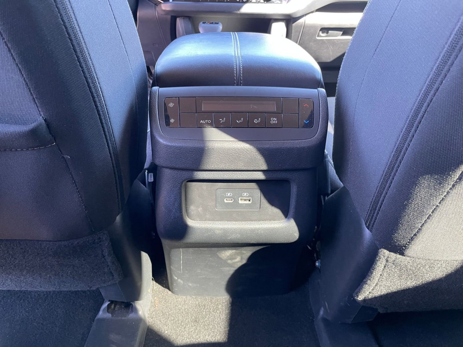 Used 2025 Nissan Pathfinder SV AWD/4WD image 24