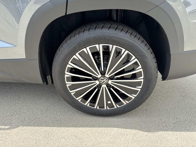 New 2026 Volkswagen Taos SE FWD image 6