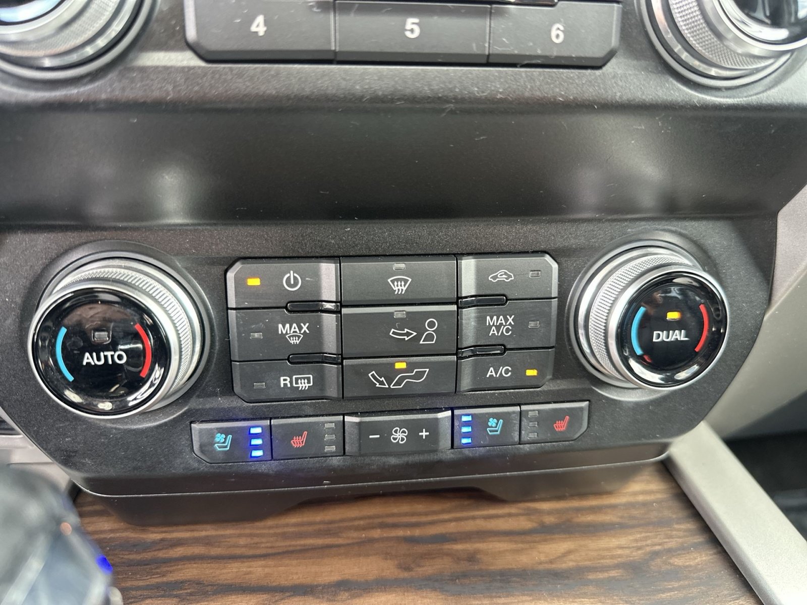 Certified 2020 Ford F150 Lariat w/ Equipment Group 502A Luxury AWD/4WD image 29