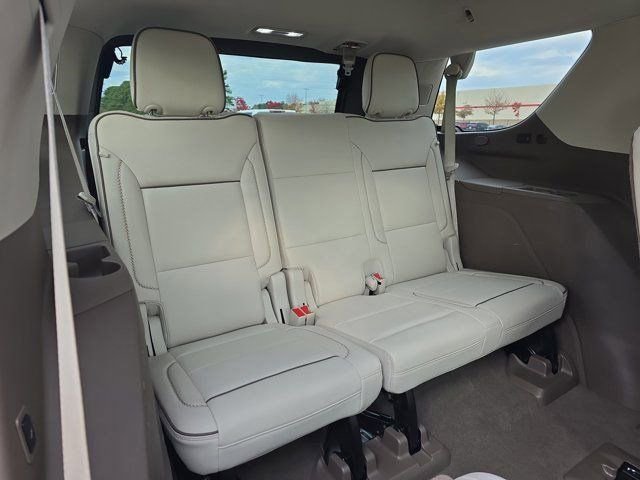 Used 2021 GMC Yukon Denali w/ Denali Premium Package image 12