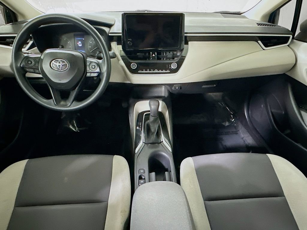 Used 2025 Toyota Corolla LE image 16