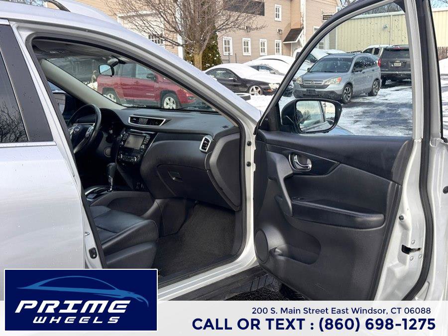 Used 2015 Nissan Rogue SL w/ SL Premium Package image 16