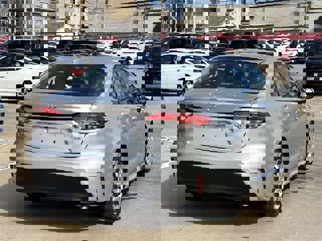 Used 2023 Toyota Corolla LE image 4