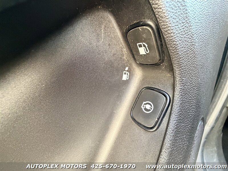 Used 2013 Chevrolet Volt Premium w/ Premium Trim Package image 19