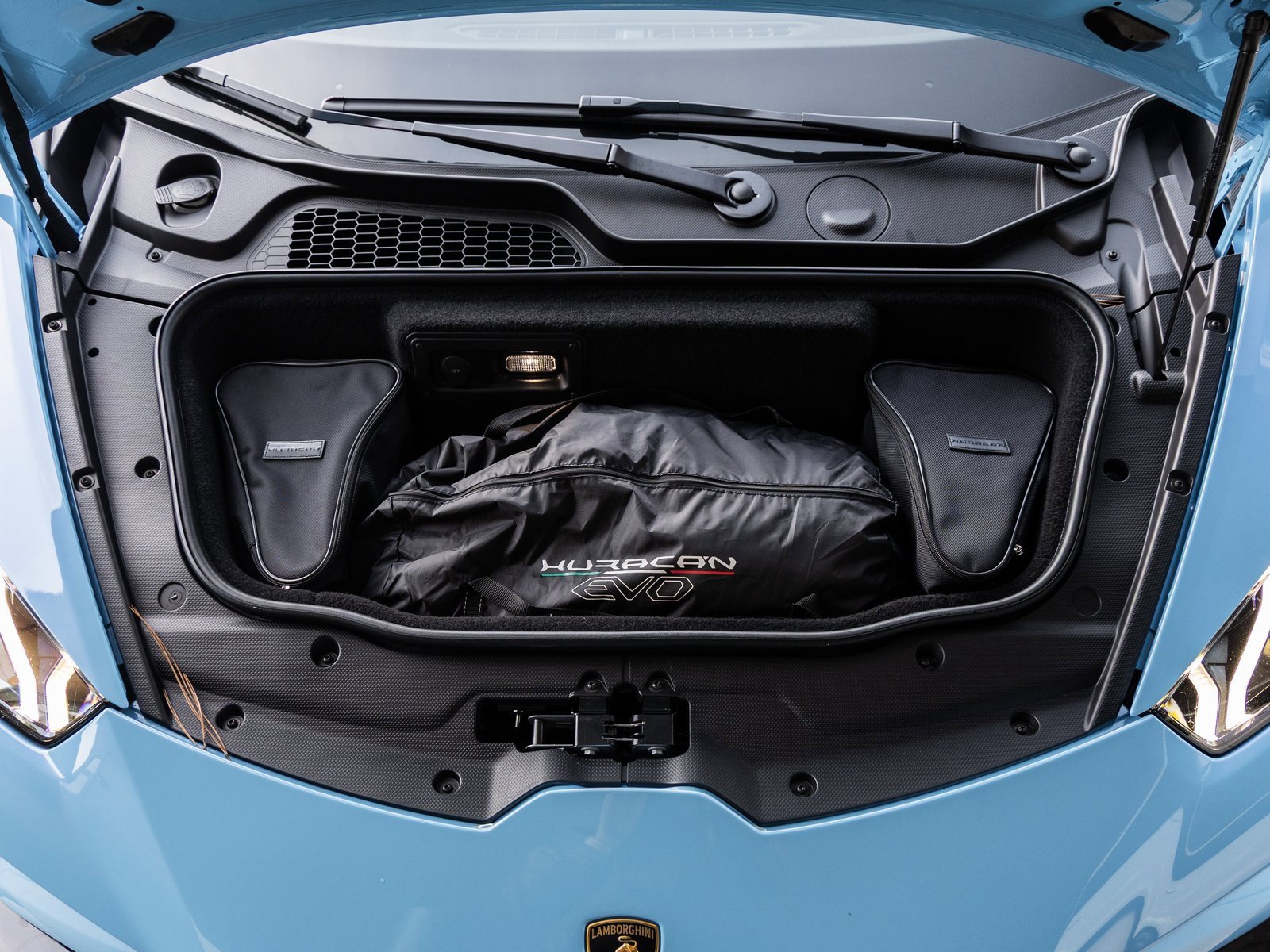 Used 2023 Lamborghini Huracan EVO image 44