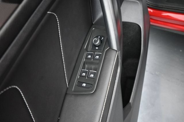 Used 2023 Volkswagen Tiguan SE FWD image 12