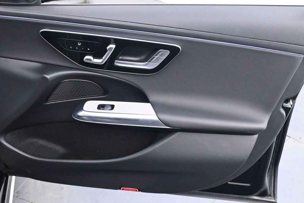 Used 2025 Mercedes-Benz E 350 Sedan image 21