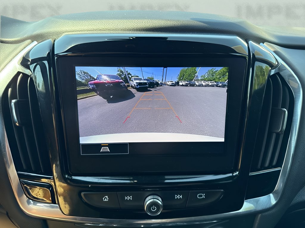 Used 2023 Chevrolet Traverse LT w/ Midnight/Sport Edition AWD/4WD image 21