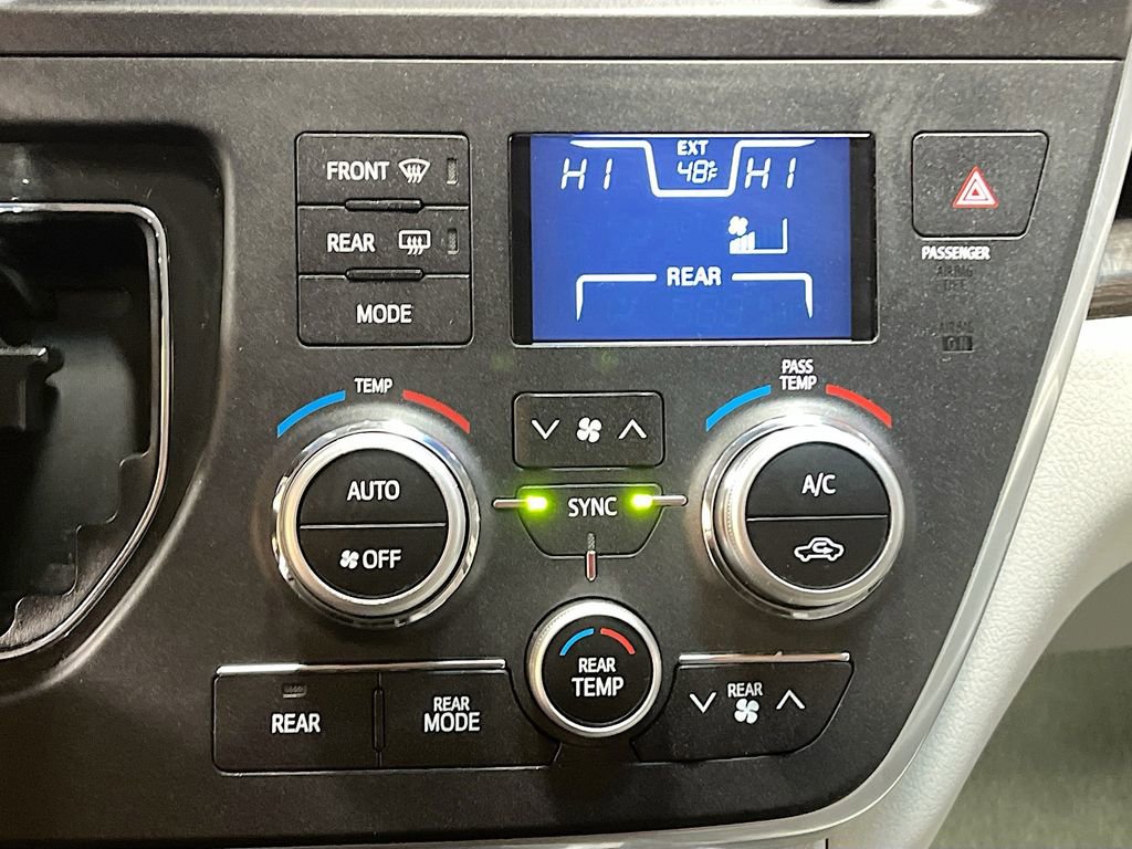 Used 2017 Toyota Sienna XLE image 15