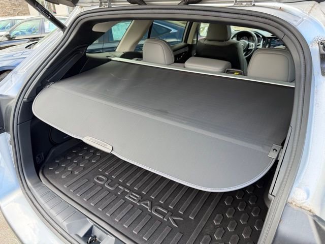 Used 2022 Subaru Outback Limited image 43