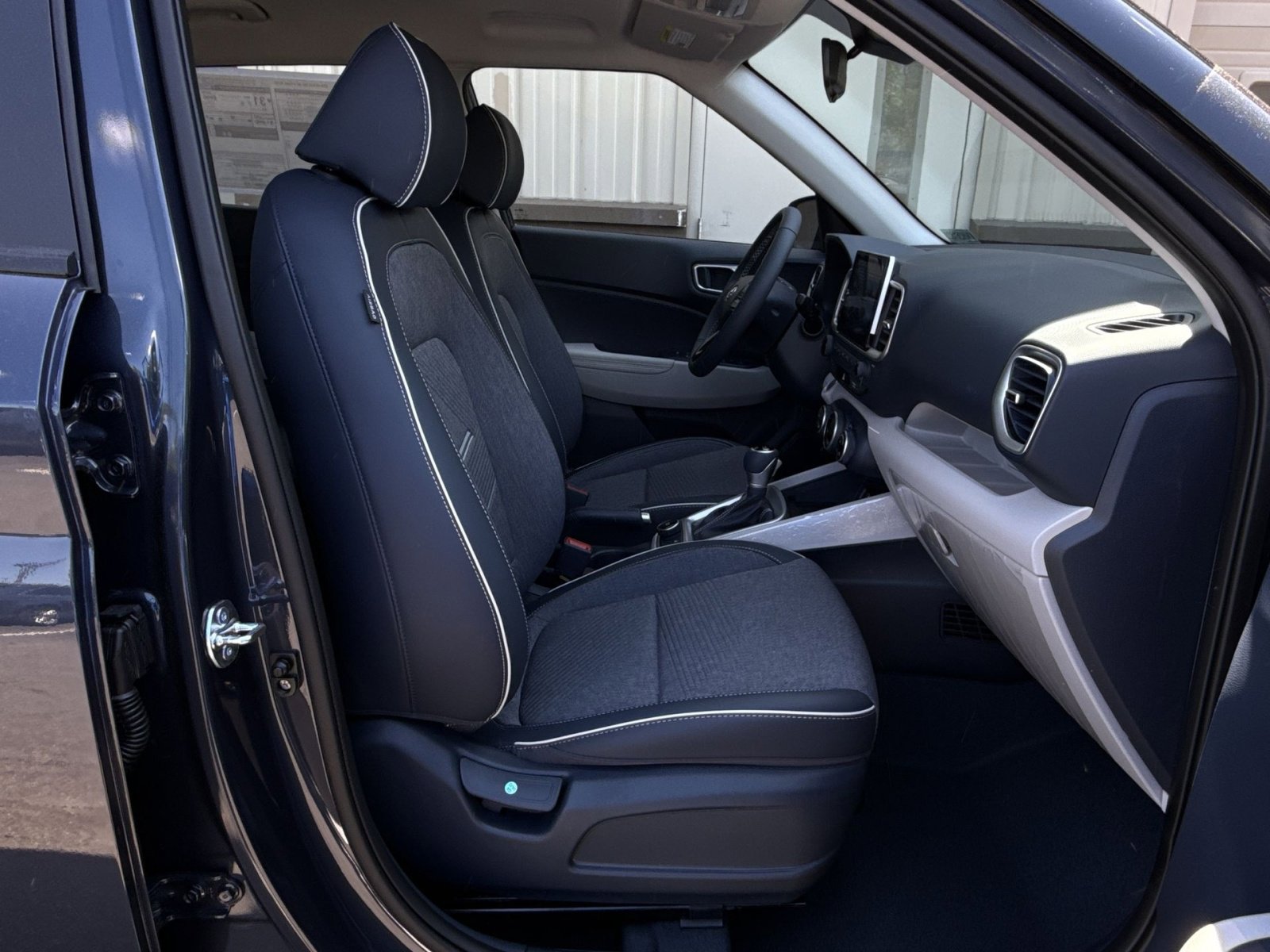New 2026 Hyundai Venue SEL FWD image 41