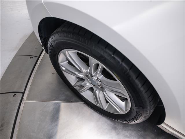 Used 2024 Land Rover Range Rover Velar S image 14