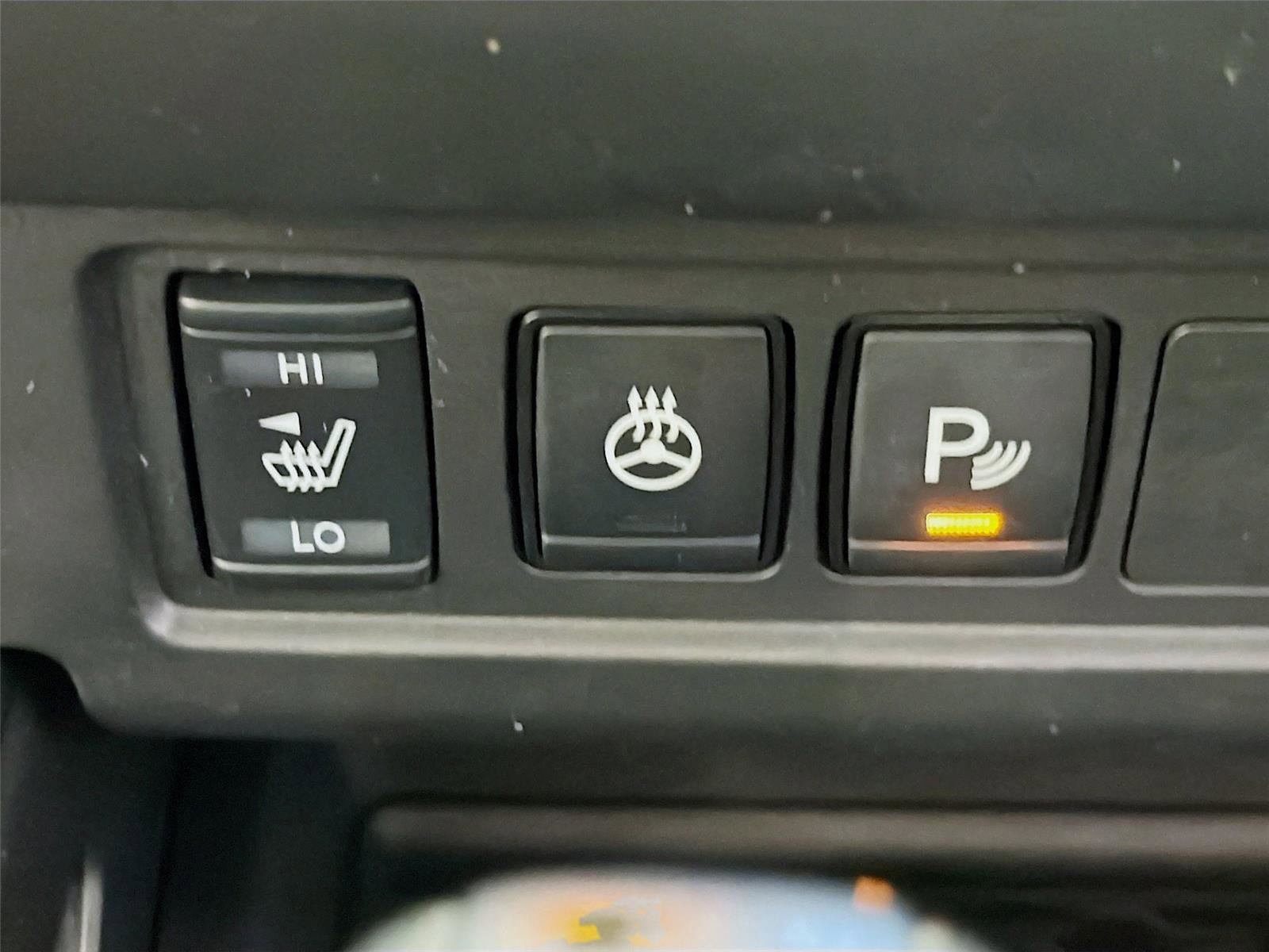 Used 2022 Nissan Frontier PRO-4X w/ Pro-4X Premium Package image 23