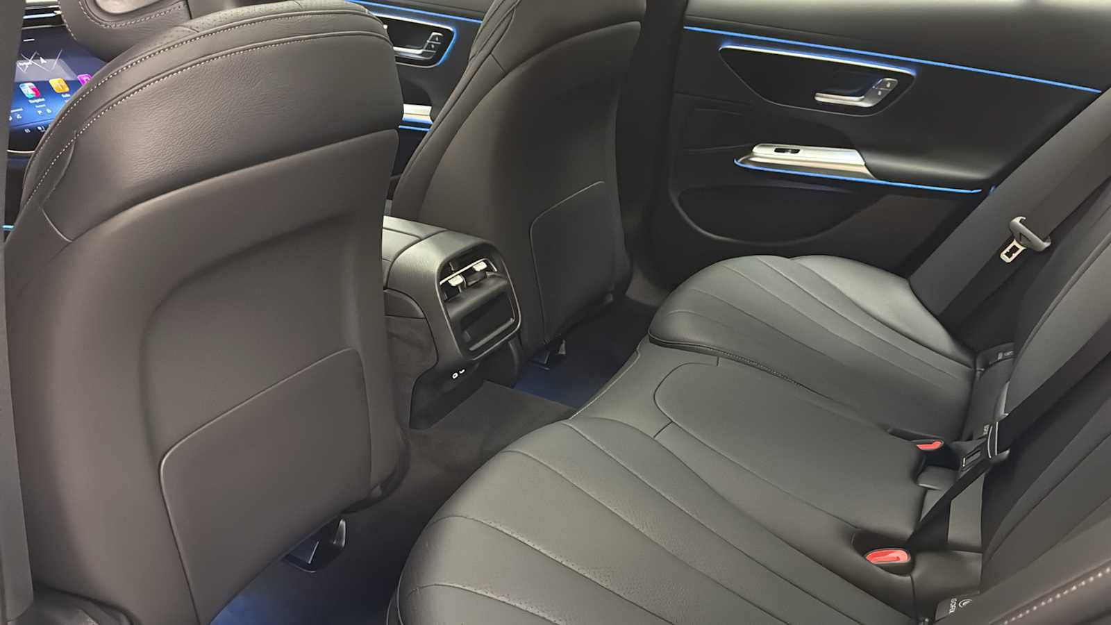 New 2026 Mercedes-Benz E 350 4MATIC Sedan image 29