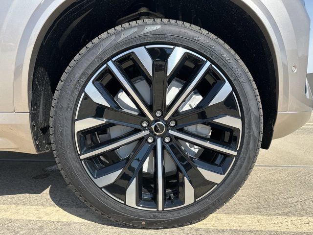 New 2026 Volvo XC90 B6 Plus w/ Protection Package image 9